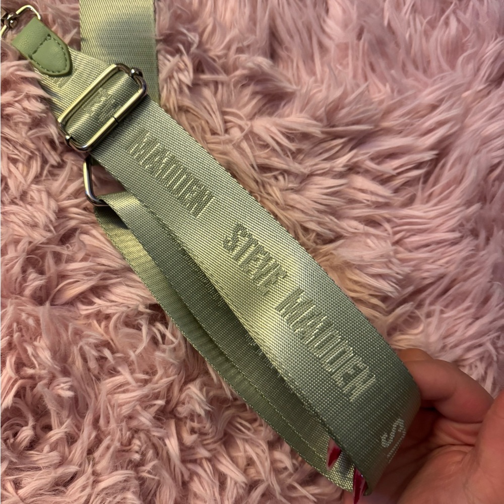 Steve Madden Green Quilted Bucket Bag Crossbody
Strap - Picture 4 of 5